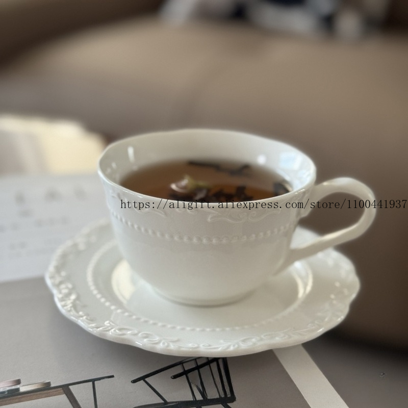 Coffee Tea And Sugar Set - フレンチライト高級エンボス花柄コーヒーカップとプレートセット絶妙なアフタヌーンティーセラミックカップ