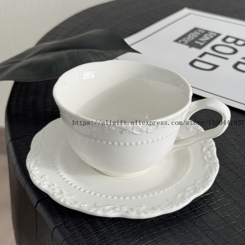 フレンチライト高級エンボス花柄コーヒーカップとプレートセット - Coffee Tea And Sugar Set のレビューと価格