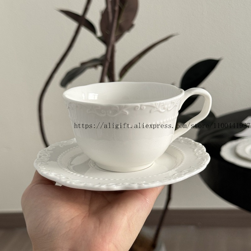 フレンチライト高級エンボス花柄コーヒーカップとプレートセット - Coffee Tea And Sugar Set のレビューと価格