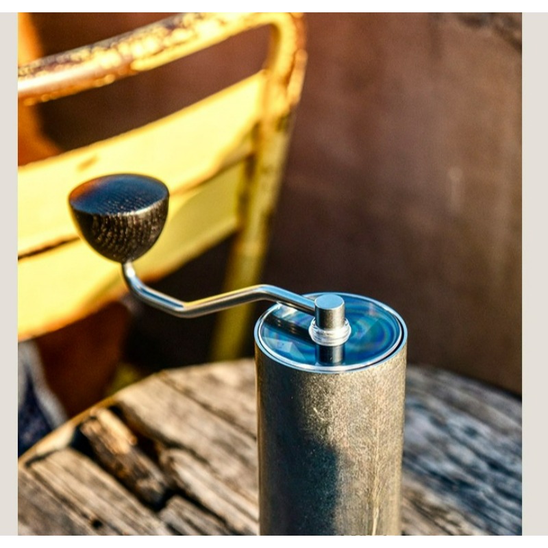 コマンダーC40手動コーヒーグラインダー ドイツ輸入 タイガ - Burr Hand Grinder のレビューと価格